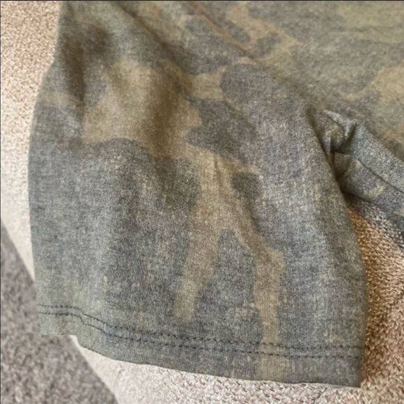 Camo Cutout Tee - Picture 7 of 7